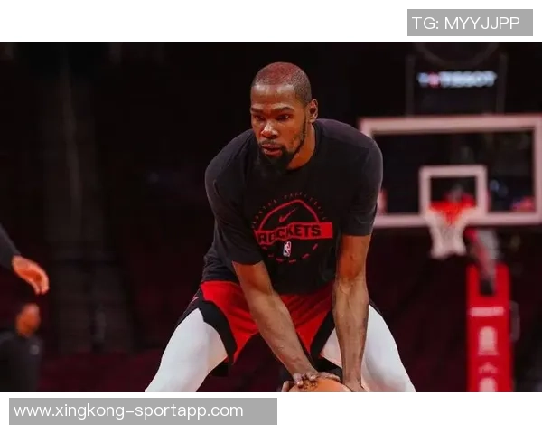 杜兰特第三节状态低迷仅得5分目前全场22分5板2帽表现分析