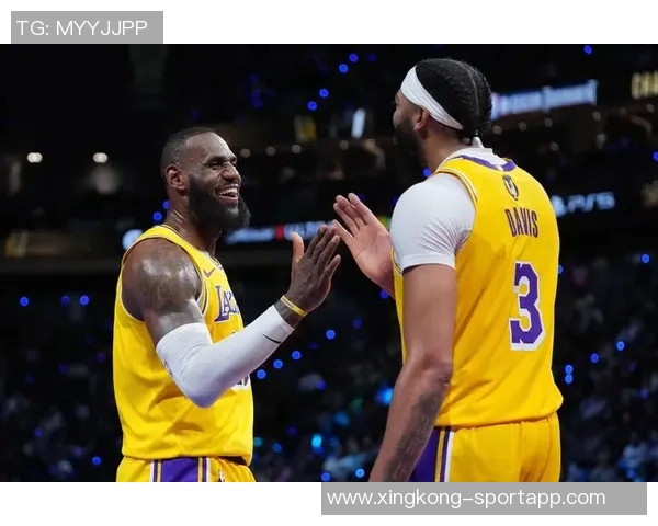 里夫斯谈老詹缺席影响强调全队需共同承担责任与压力