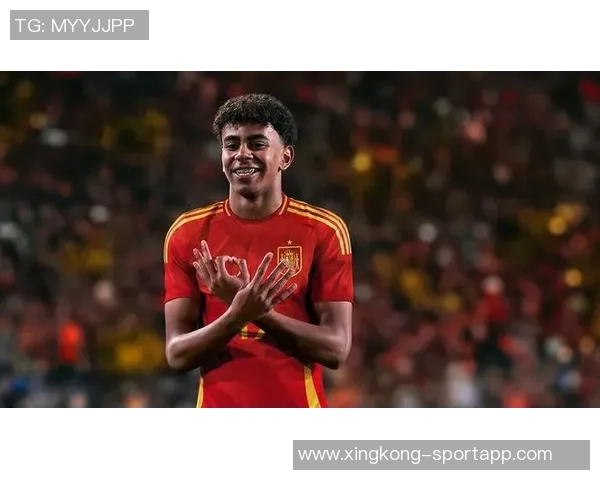 奇妙缘分重现巴黎小将恩贾恩图与亚马尔曾在U10赛场相遇