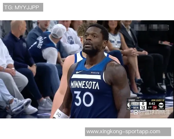 兰德尔上半场表现稳定11投6中贡献14分4篮板1助攻1抢断