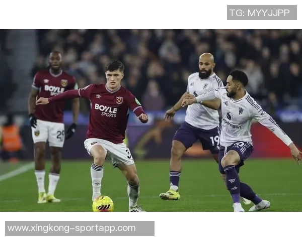 帕尔默家中意外受伤左脚小脚趾撞门引发关注